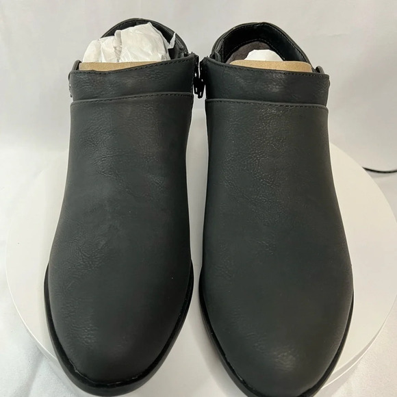 Women’s LifeStride® Lexi Booties in black 9.5 med, new in box - Picture 10 of 13